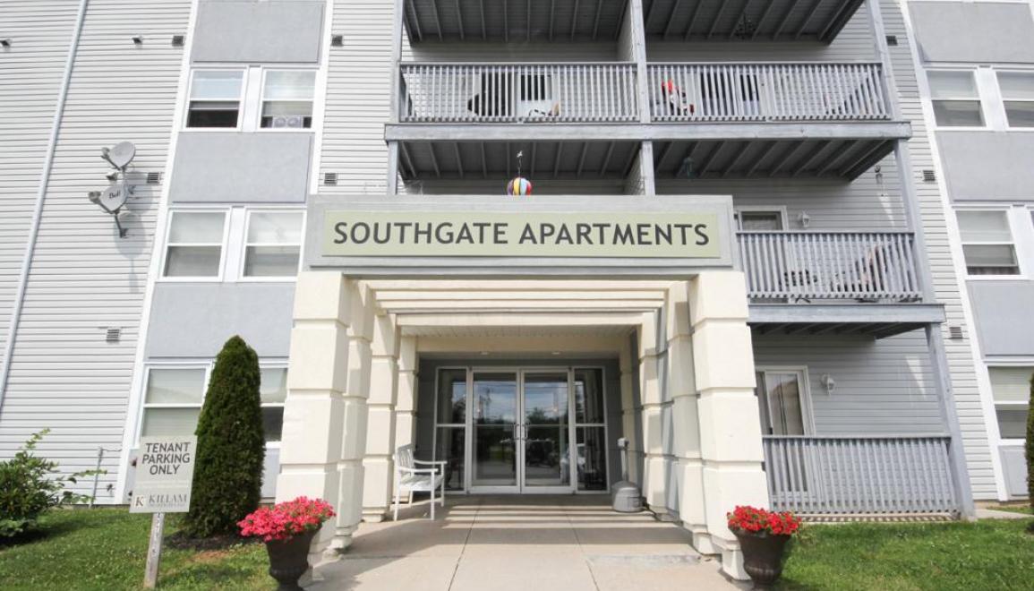 Southgate Apartments Exterior Closeup Image