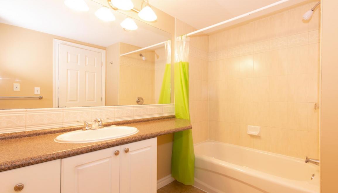 The Anchorage Bathroom Image