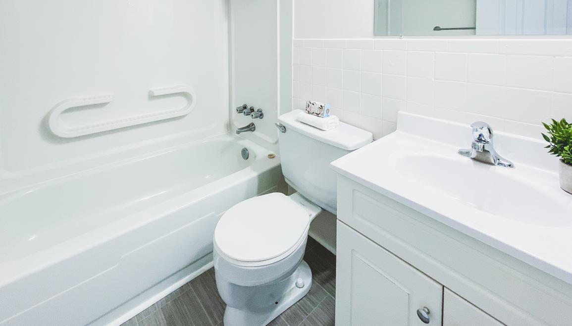 Freshwater Apartments Bathroom Image