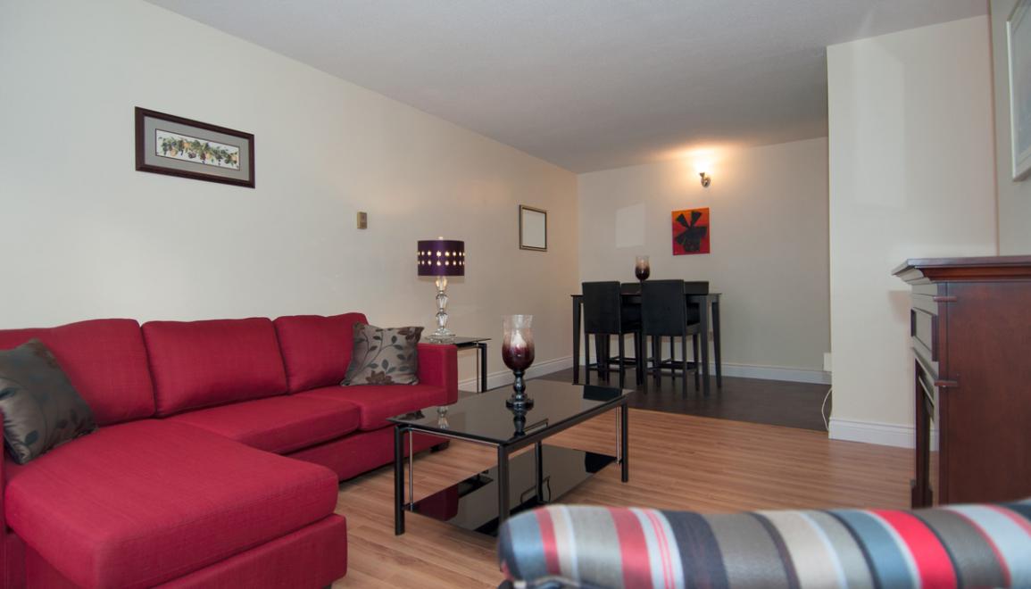 59 Glenforest & 21 Plateau Living Room & Dining Area Image