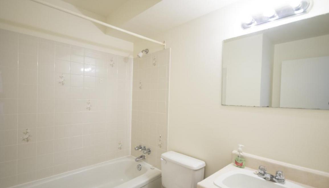 246 Bedford Highway Bathroom Image