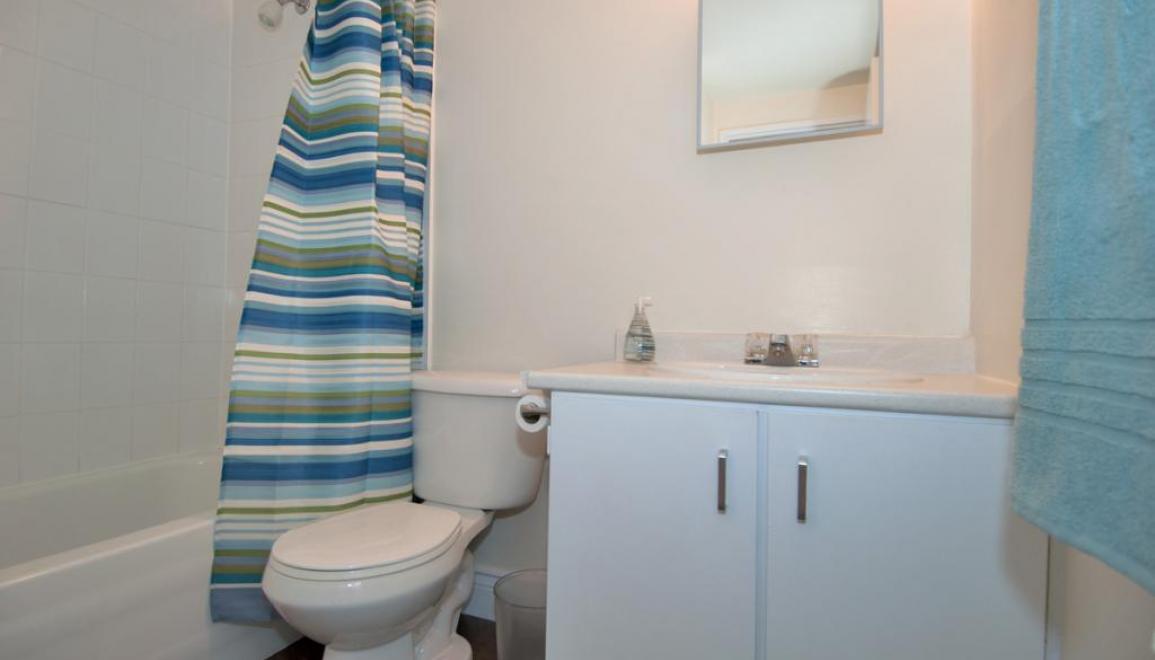 Glenforest Apartments Bathroom Image 
