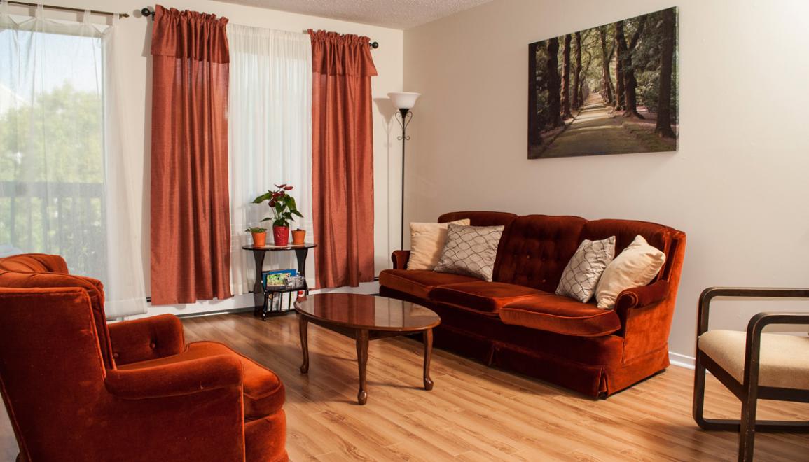 Hillcrest Apartments Living Room Image
