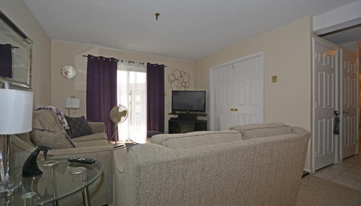 294-300 Main Avenue Living Room Image