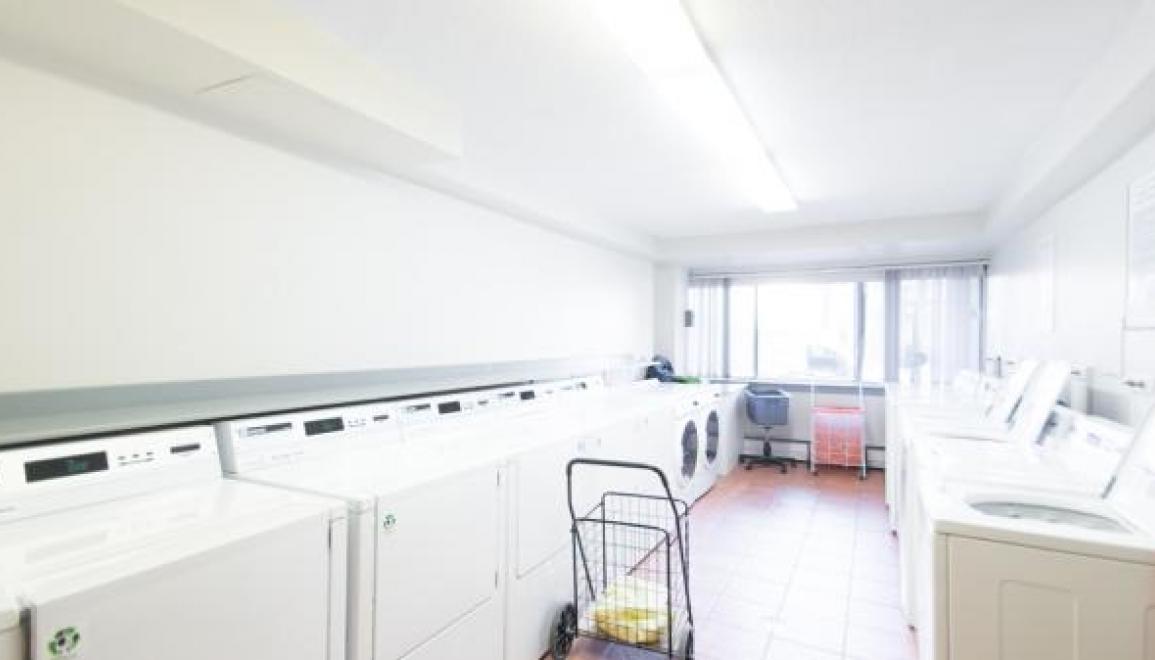 1 Oak Street Laundry Room Image