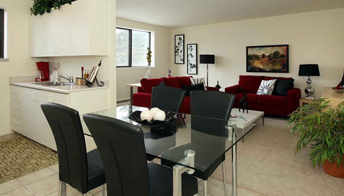 Trafalgar Place Apartments Dining & Living Room Image