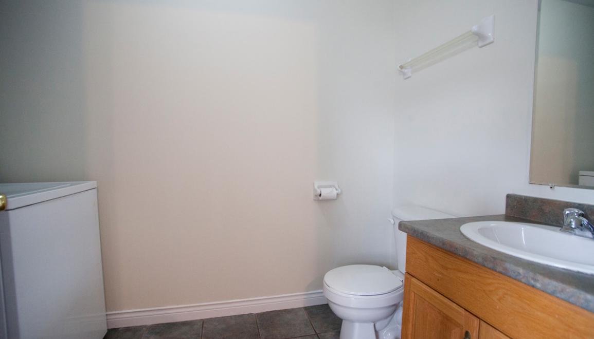 Burns Avenue Bathroom 2 Image