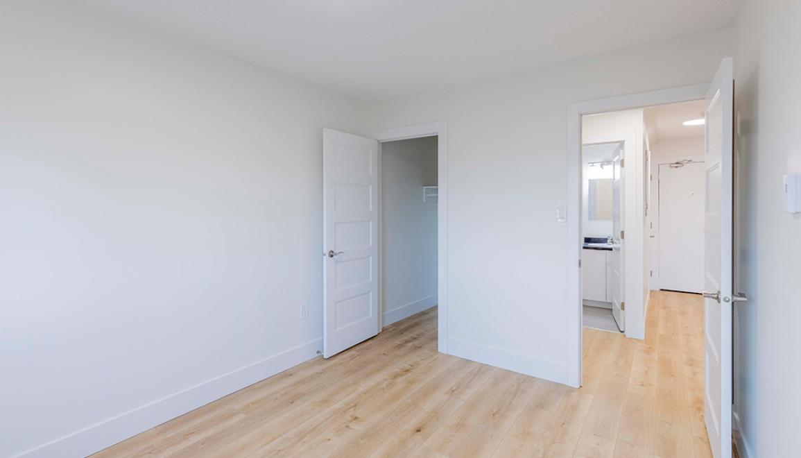 270 Parkside Apartments Bedroom Closet