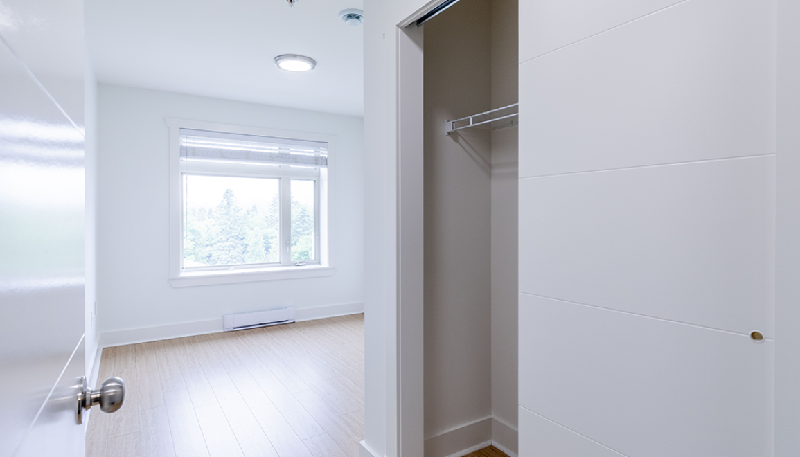 Blue Cedars Bedroom Closet