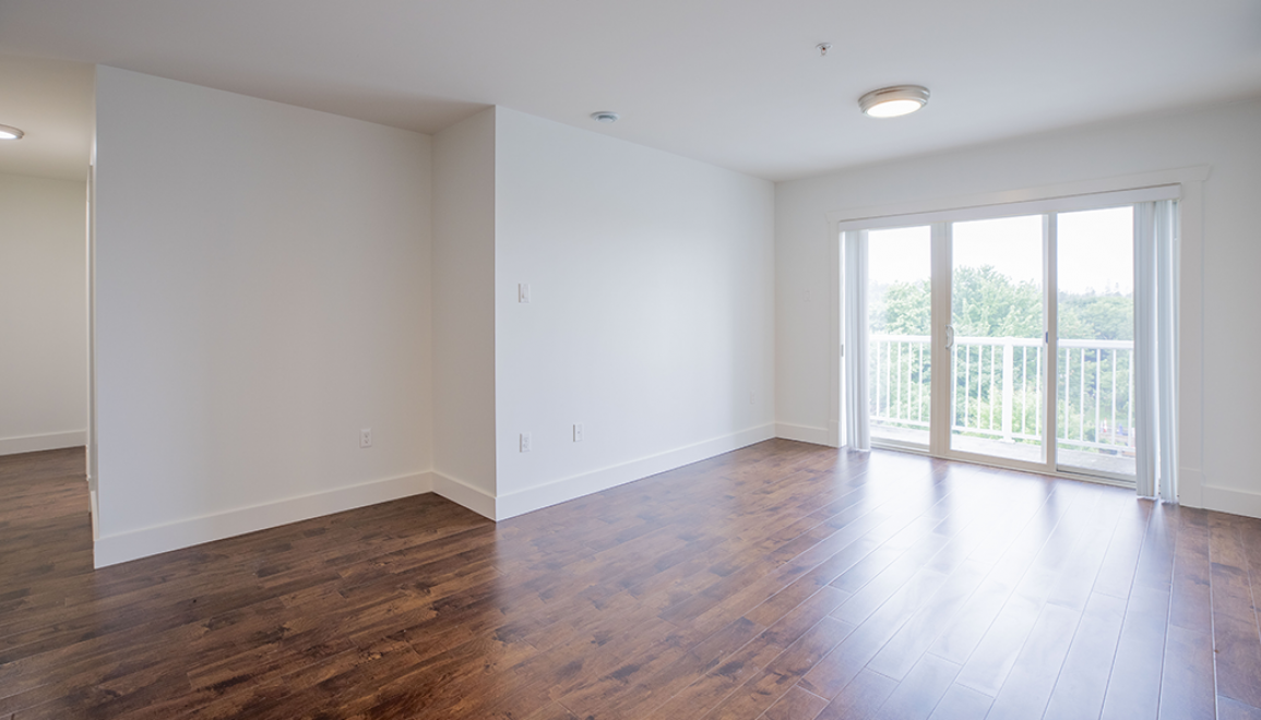 Blue Cedars Livingroom WIth Balcony Access