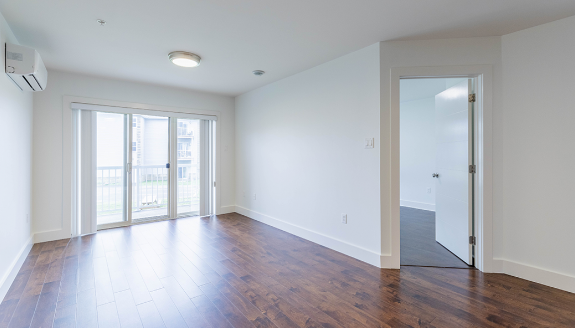 Blue Cedars Livingroom Balcony Access