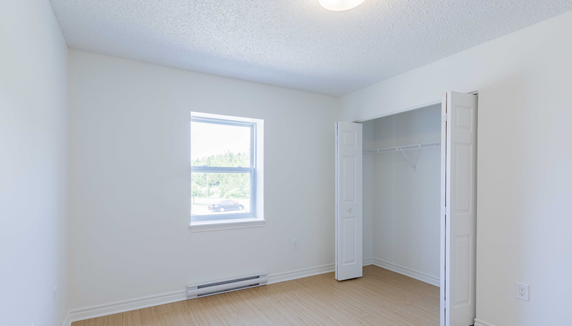 Blue Rock Estates Apartment Bedroom Closet