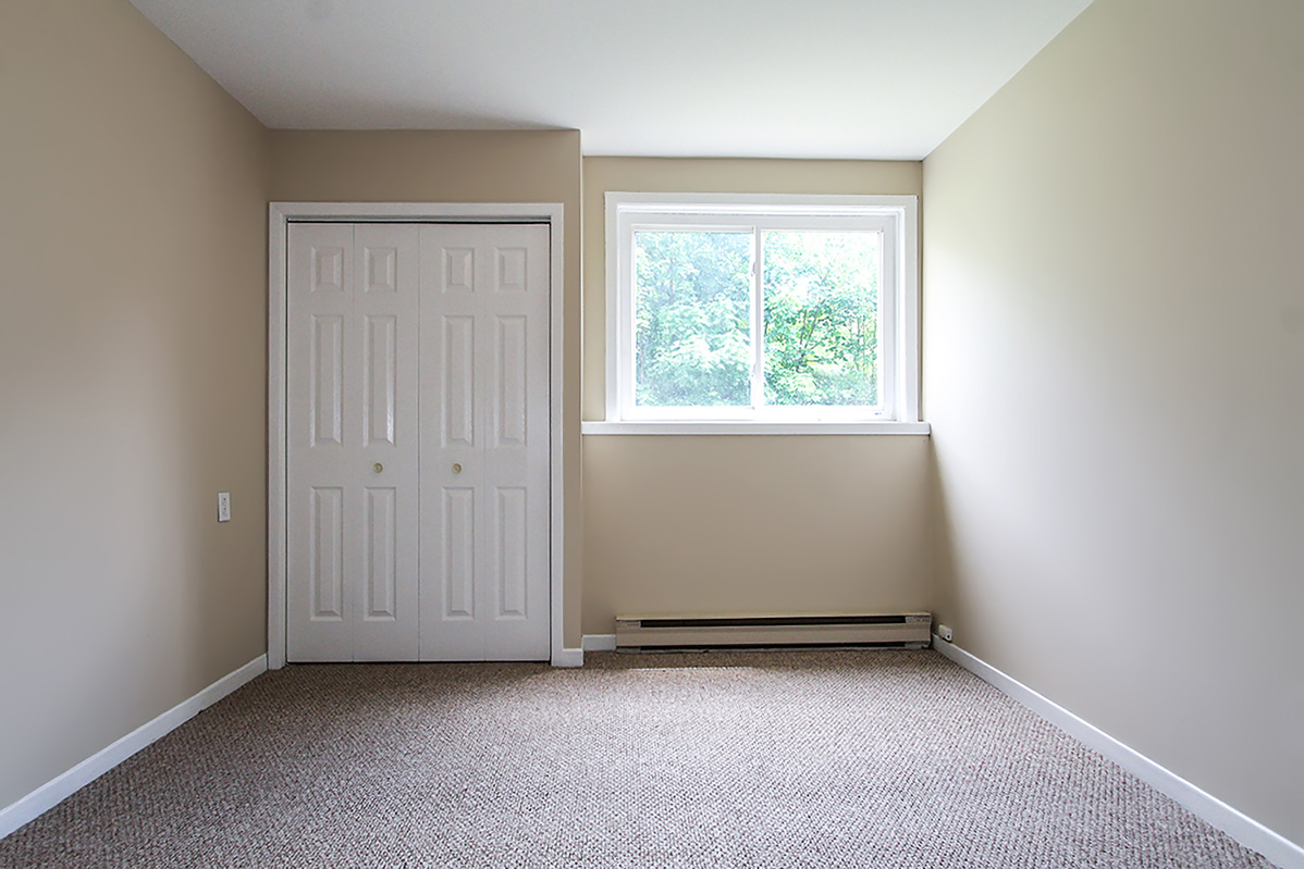 Meadowland Manor Bedroom Image