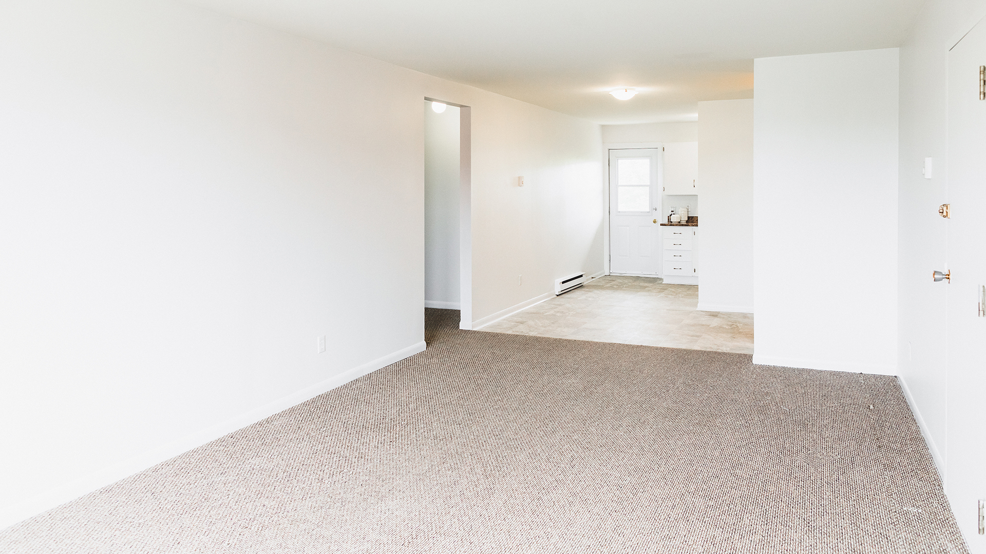 Blackshire Court Livingroom Image