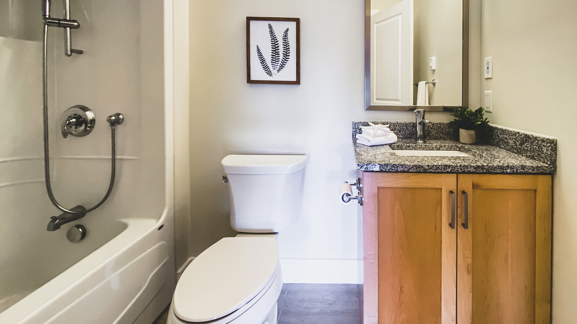 Chelsea Place I & 2 Apartments Bathroom Image