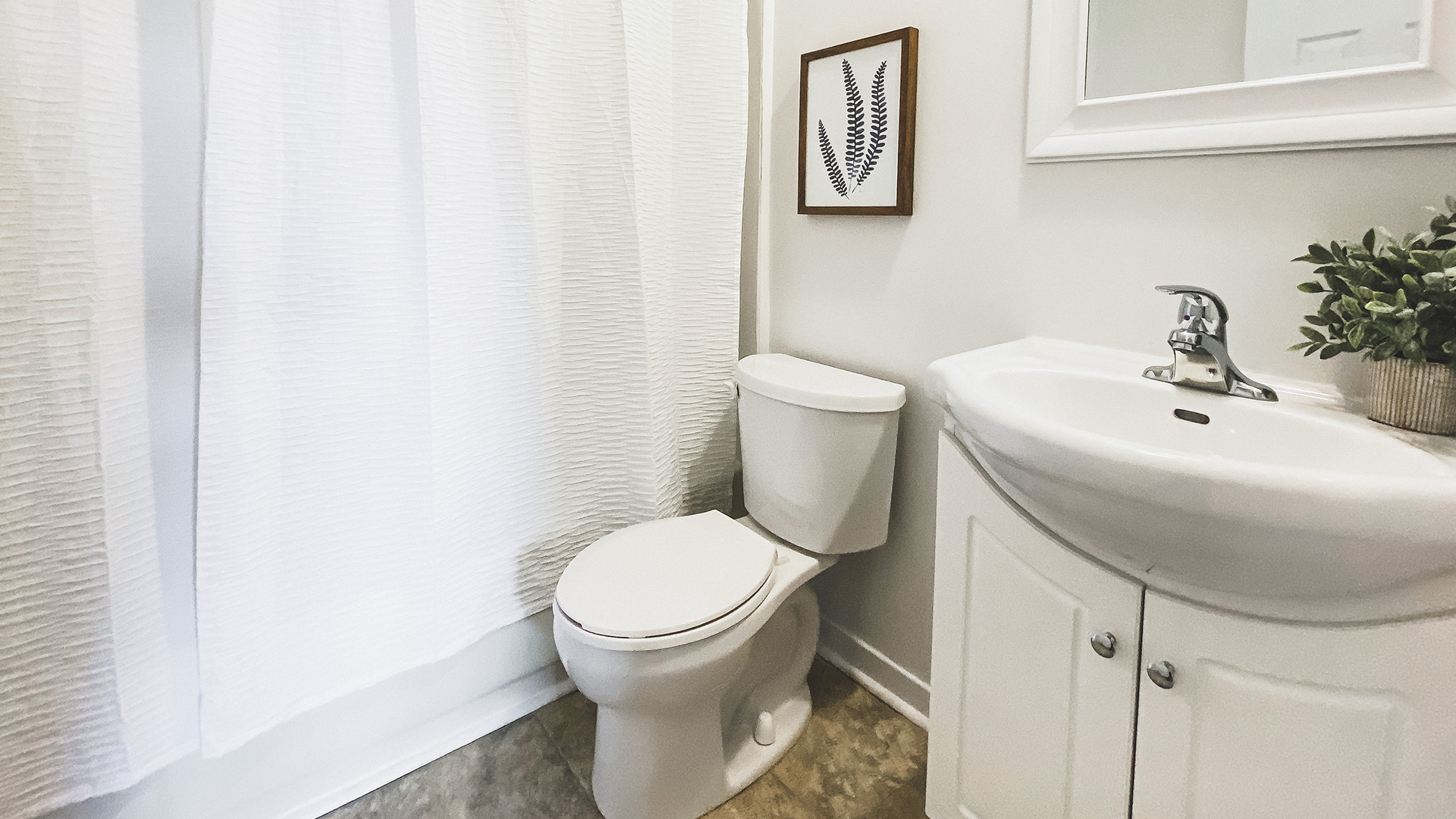 107 Torbay Road Apartments Bathroom Image