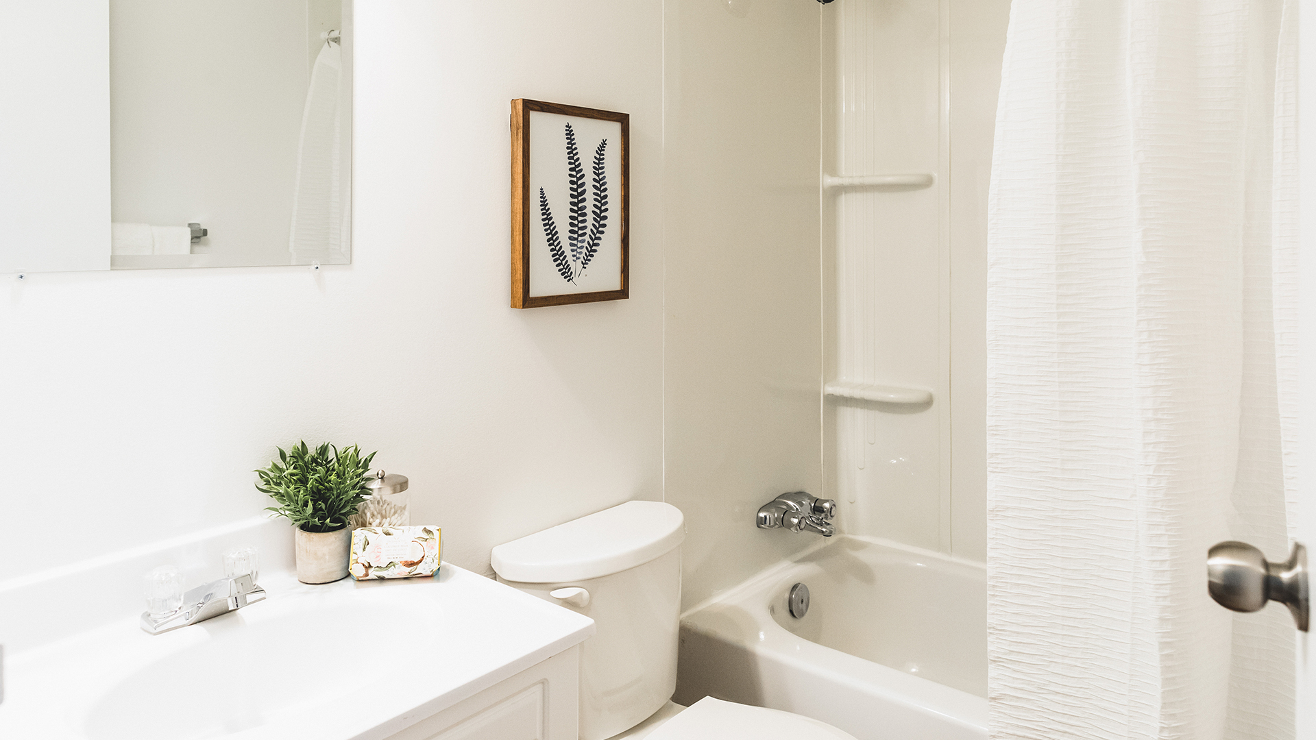 Village Manor Bathroom Image