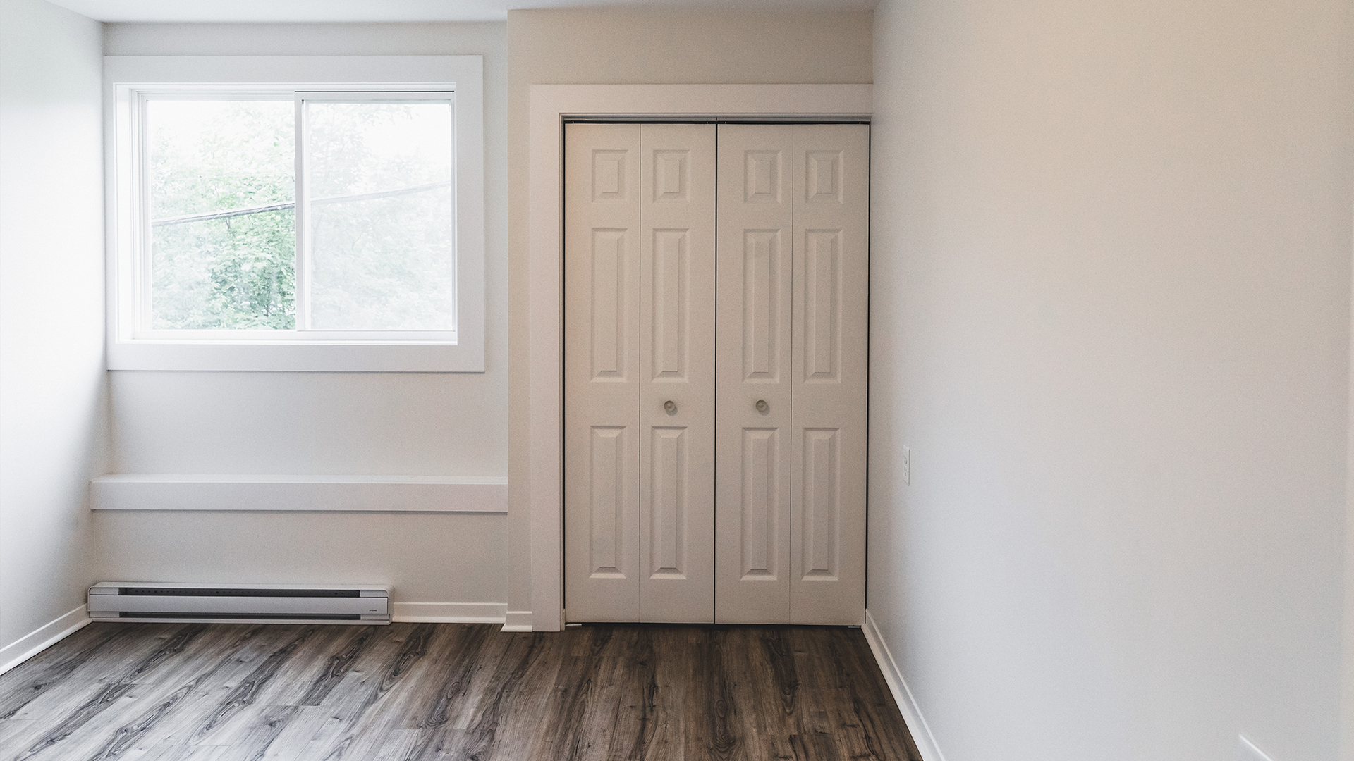 Meadowland Manor Apartments Bedroom Image