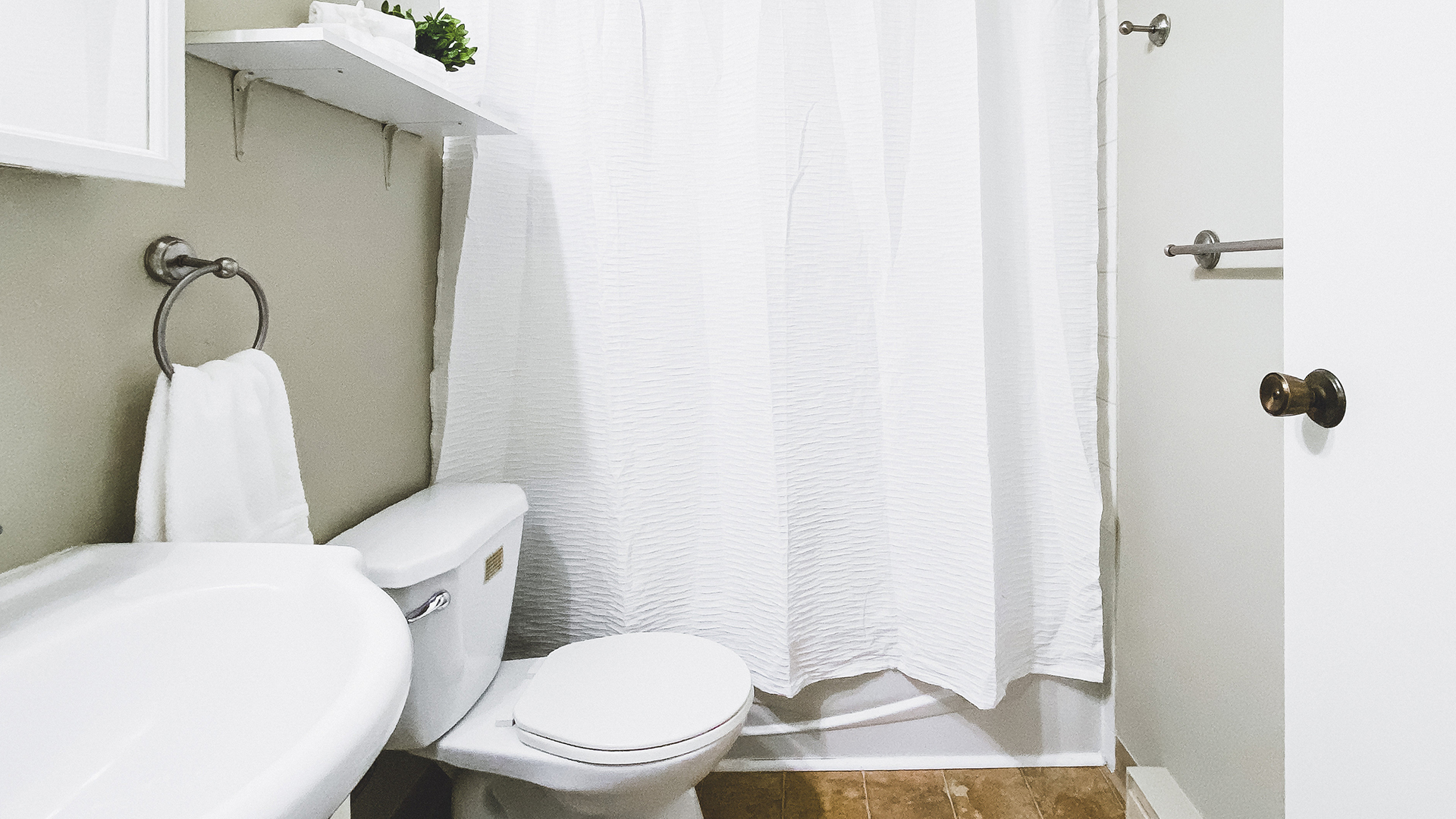 Rutledge Manor Bathroom Image