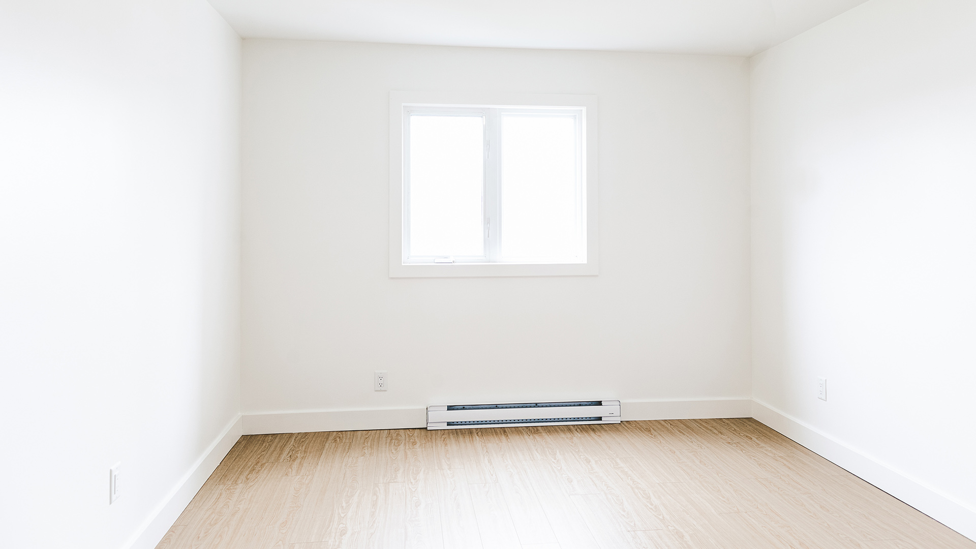 Pleasentview Manor Bedroom Facing Window  Image