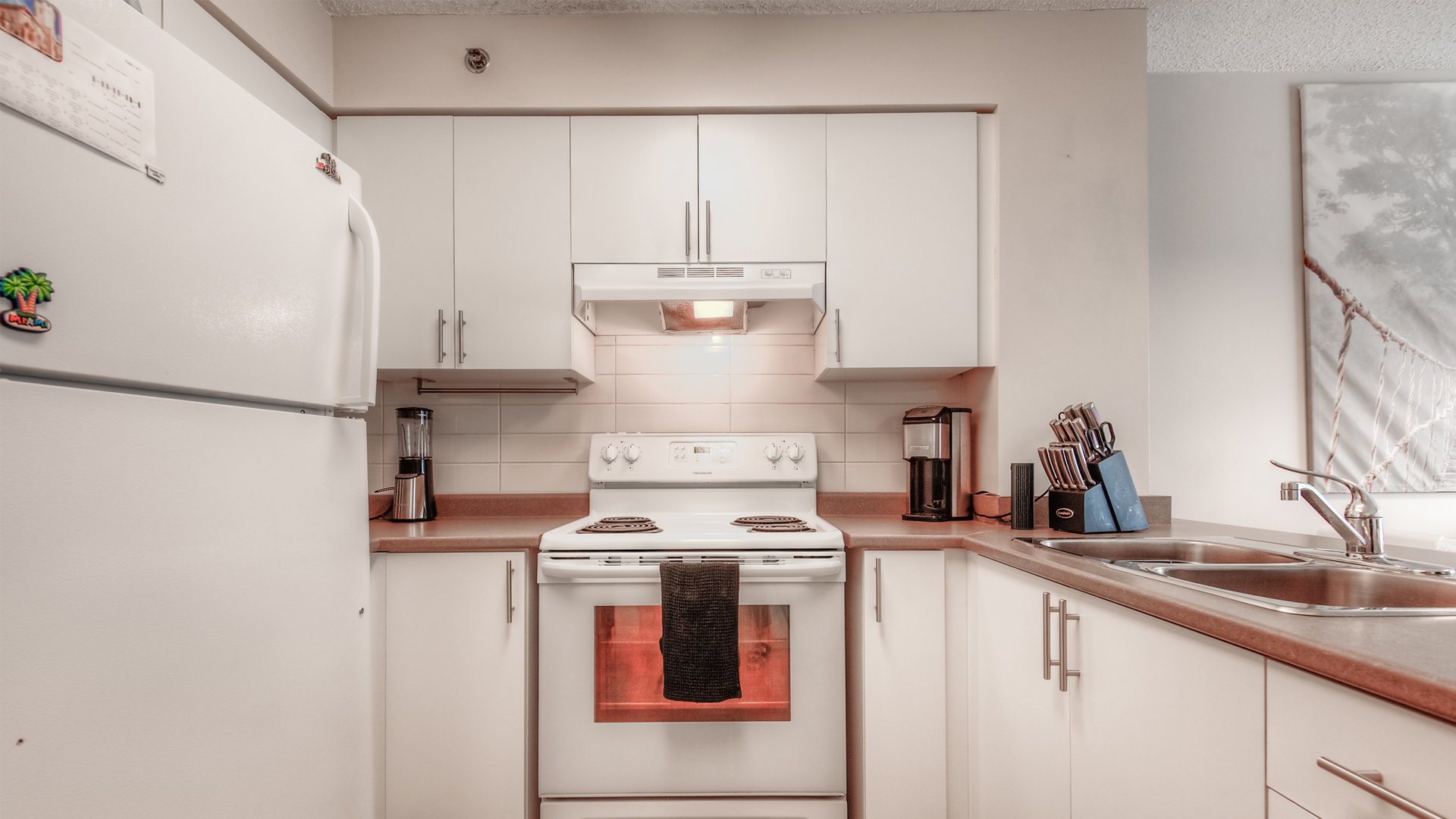 100 Lower Ossington Avenue Kitchen Image
