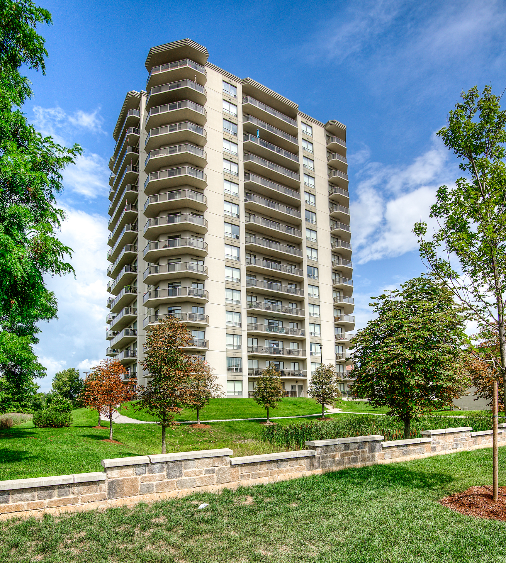Rivers Edge 1 Apartments Exterior Image