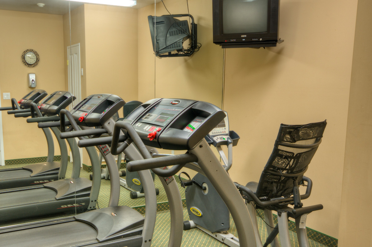 Rivers Edge 2 Apartments Fitness Room Image