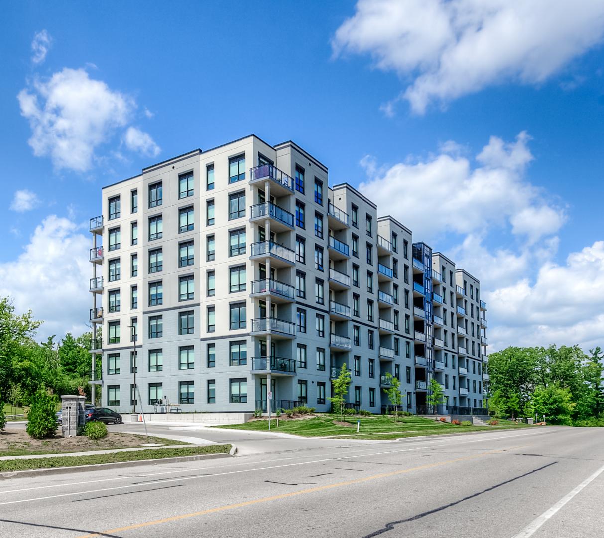 Saginaw Park Apartments Exterior 2 Image