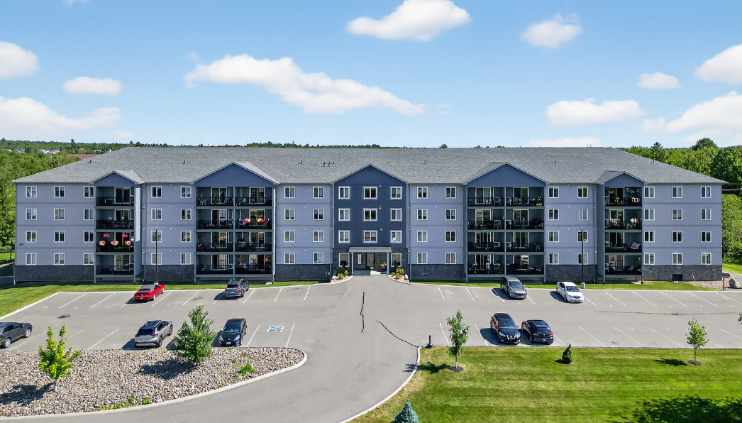 105 Ashley Crescent - EXT