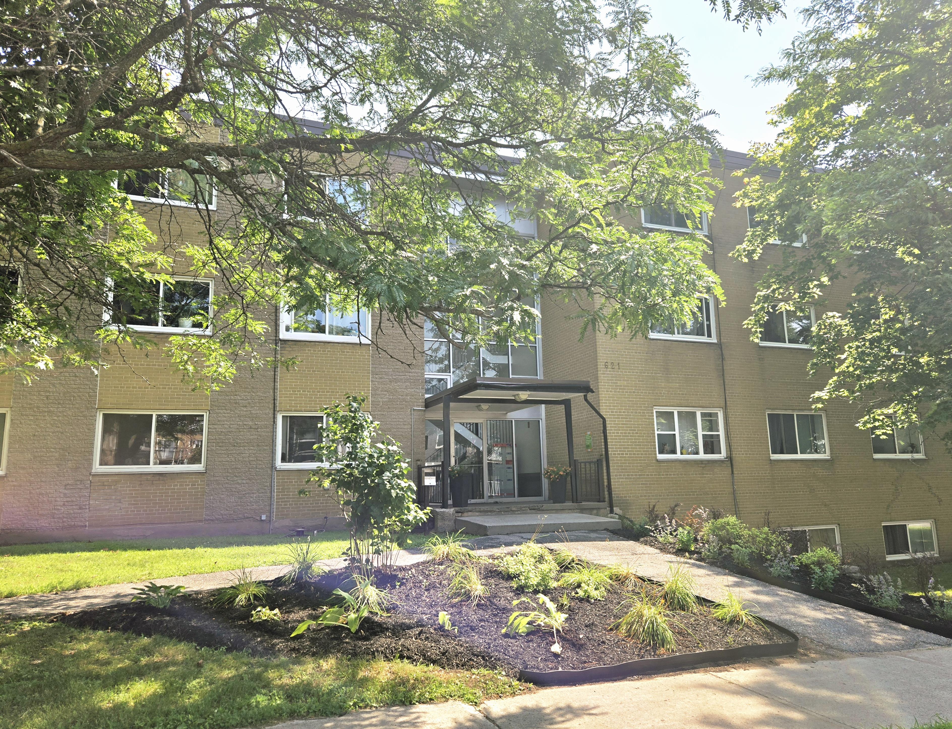 621 Cummings Avenue Exterior