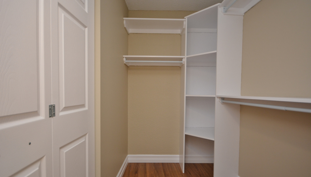211 Willett Closet