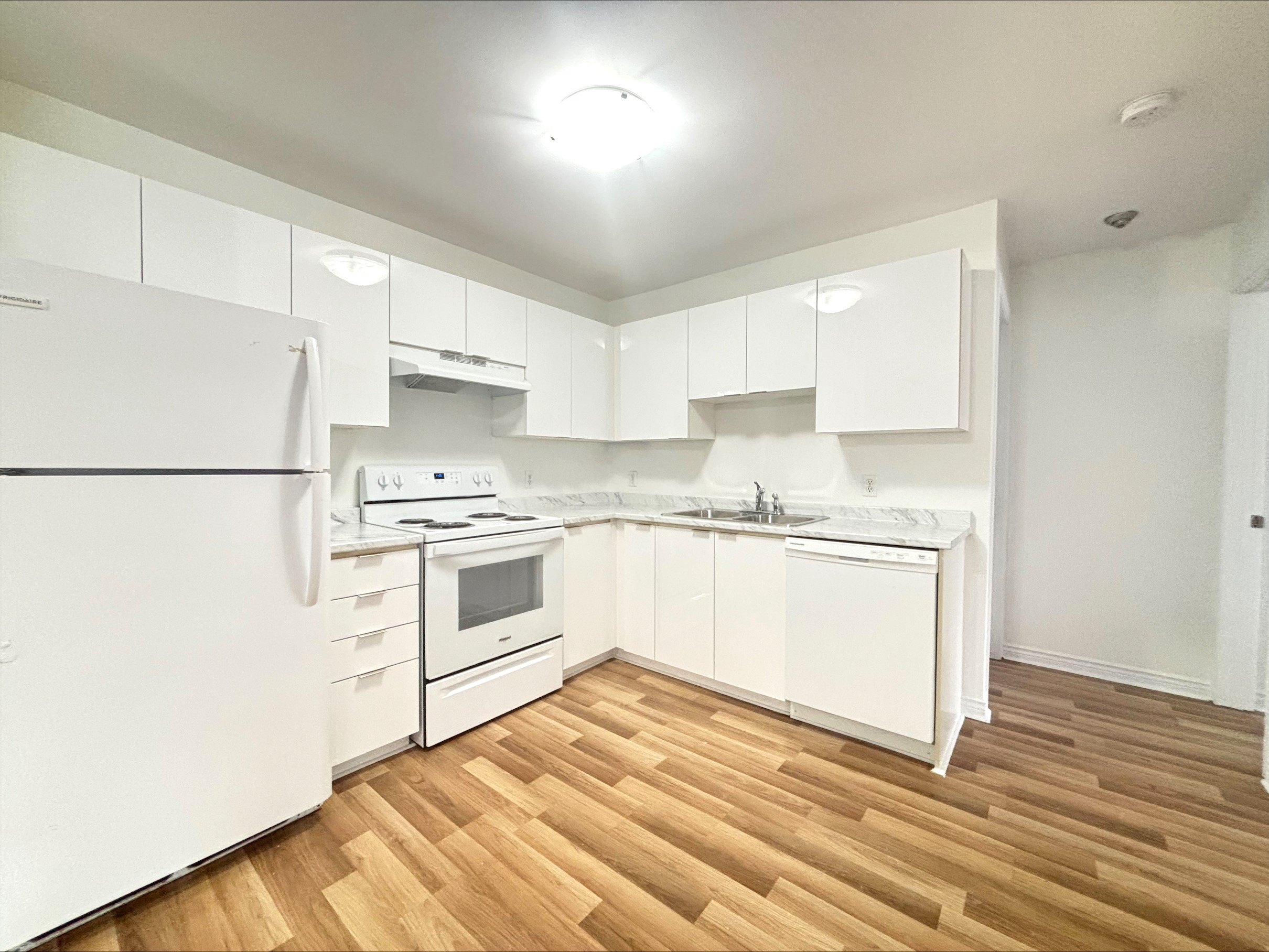 101 Archibald Kitchen 1