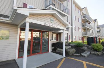 100 Archibald Exterior Image