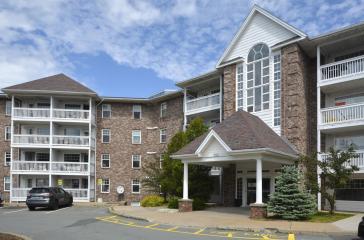 155 Stoneybrook Exterior Image