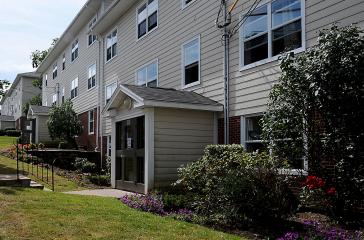 Maplehurst Exterior Image 2