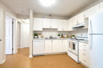 360 Acadie - Kitchen