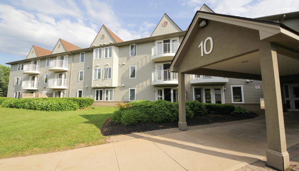 Cambridge Court Apartments Exterior Image