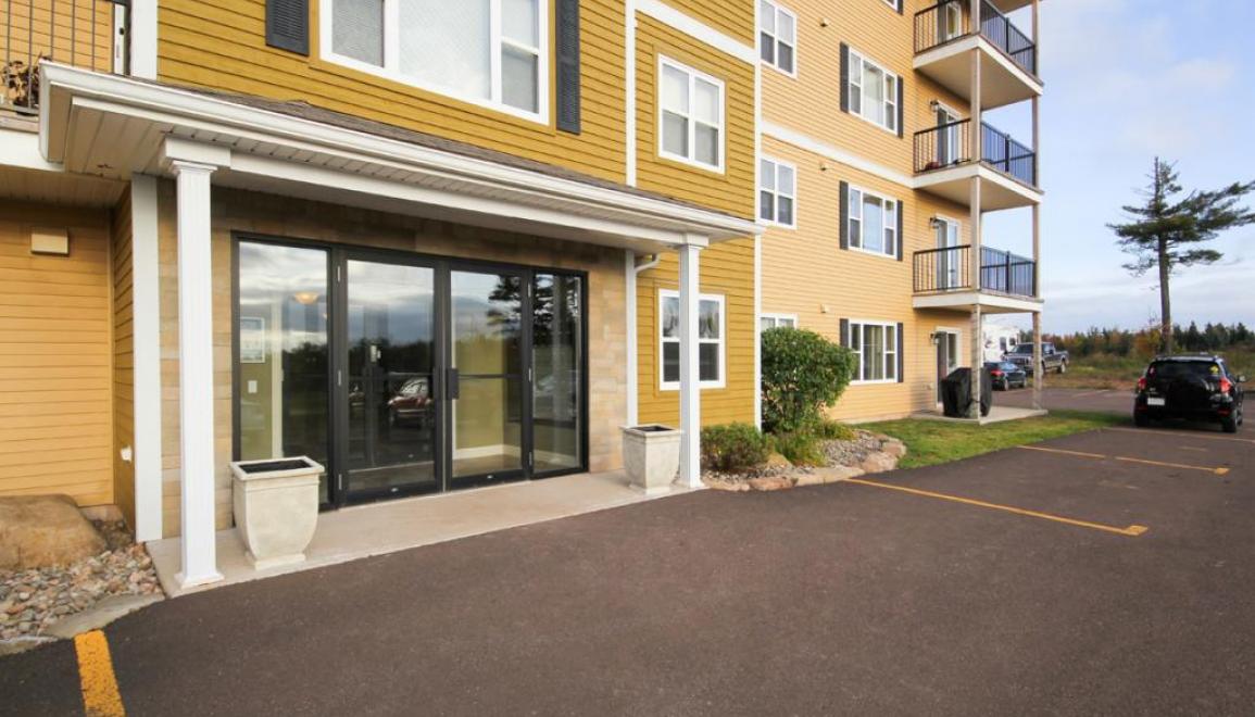 Promenade Kedgwick 2 Apartments Building Entrance Image
