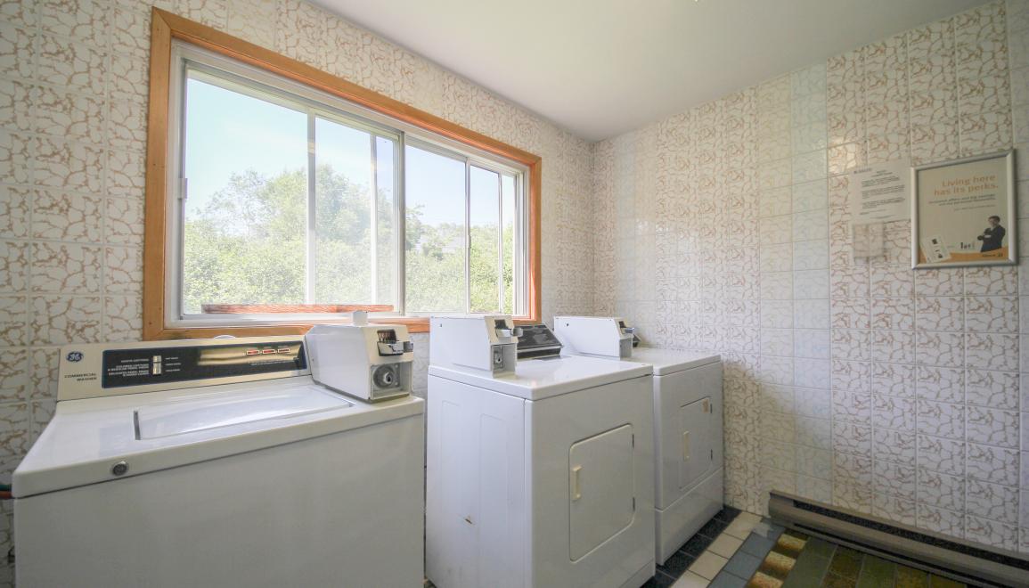 Ellerdale Apartments Laundry Room Image