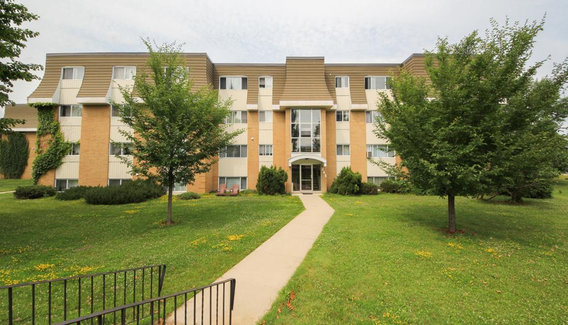 Elroy Apartments Exterior Image