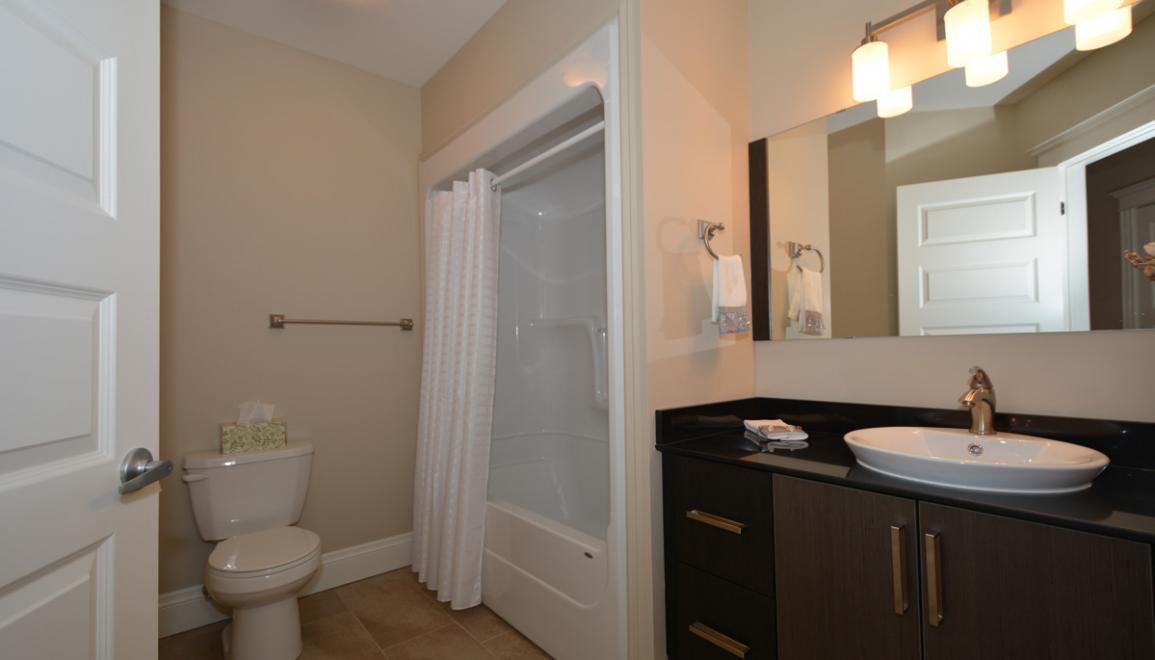 Gauvin Estates Apartments Bathroom Image
