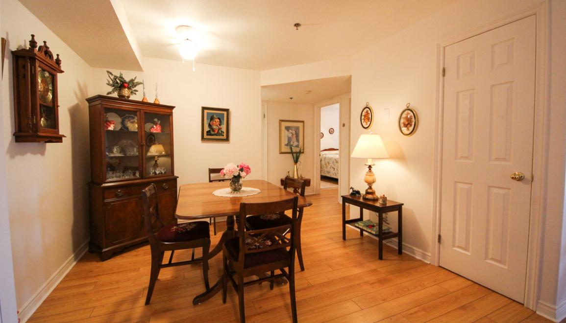 Cambridge Court Apartments Dining Room Image