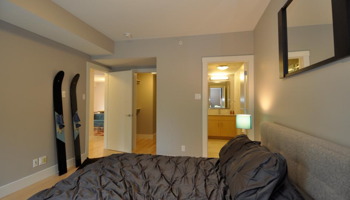 The Plaza at Forest Hills Bedroom Image