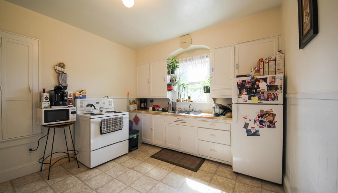 Lutz Street Apartments Kitchen Image