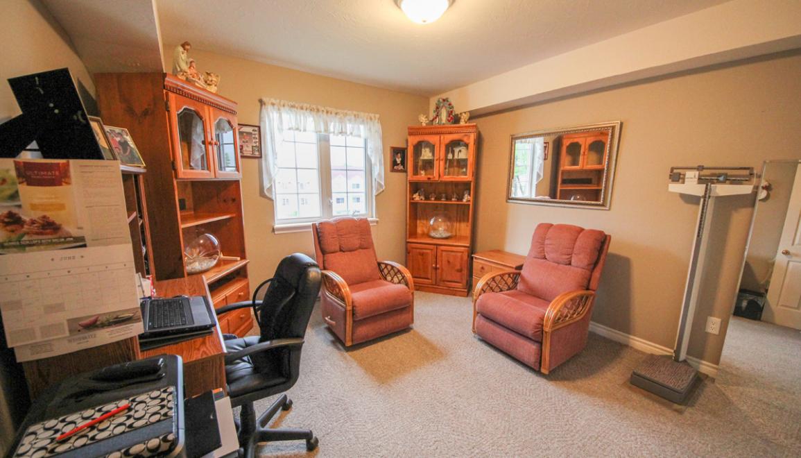 100 Archibald Room Image
