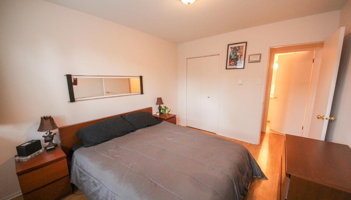 Centennial Towers & Braemore Plaza Bedroom Image