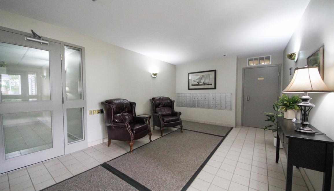 Cambridge Court Apartments Lobby Image
