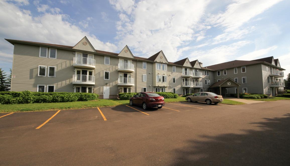 Cambridge Court Apartments Exterior Image 2