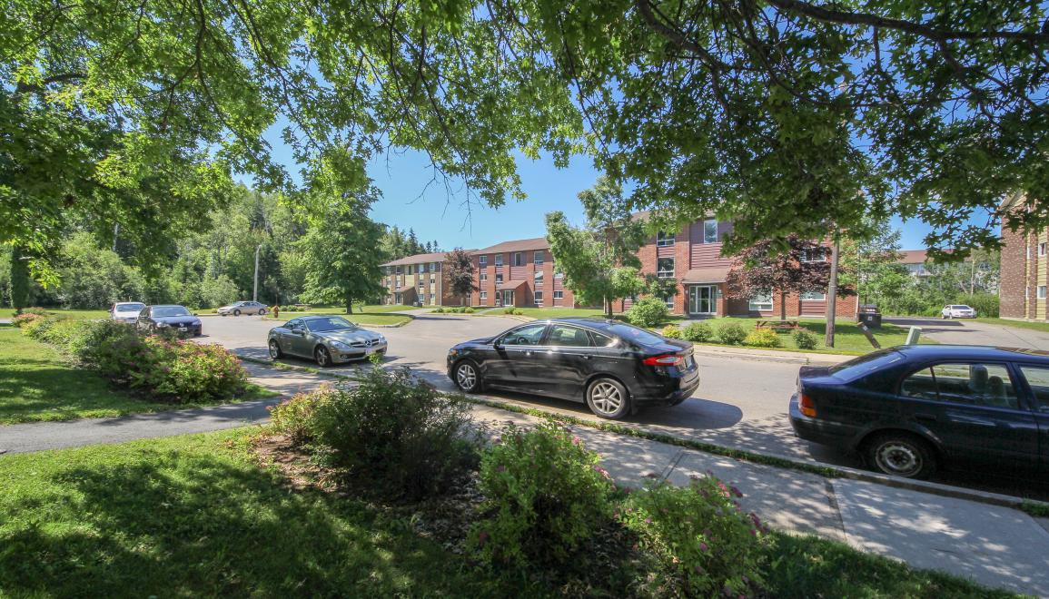Cedar Glen Apartments Exterior Streetview Image