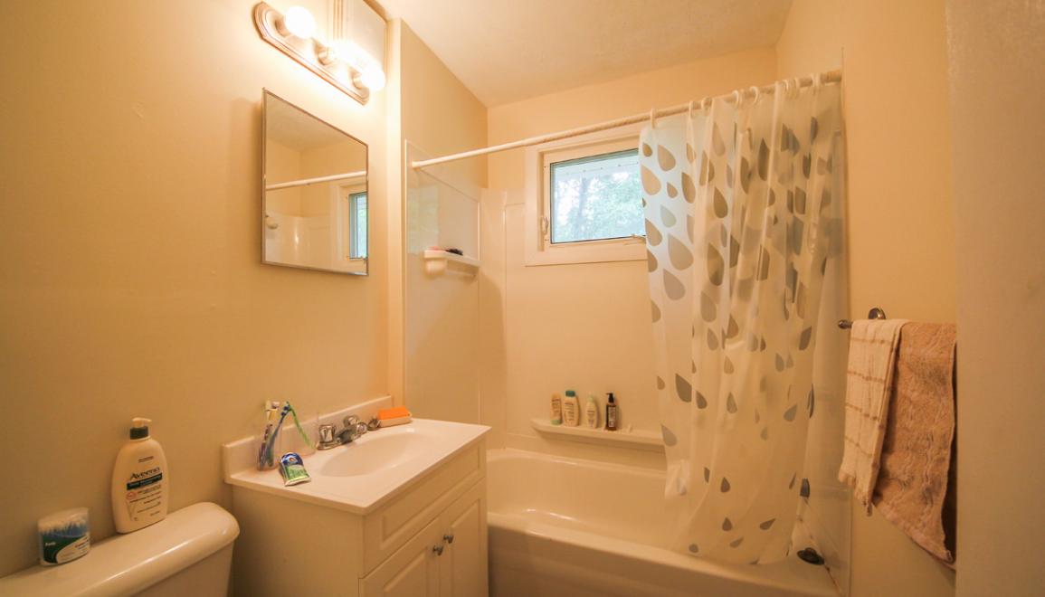 Venus Apartments Bathroom Image